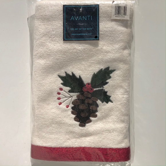 Avanti Linens Cardinal Hand Towel embroidered pine cone holly xmas Christmas - Picture 2 of 8